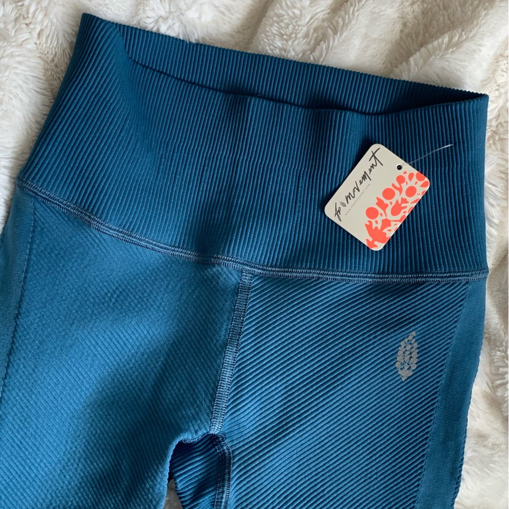 NWT XS - FP MOVEMENT LEGGINGS
